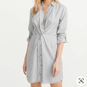 Abercrombie & Fitch Knot-Front Shirtdress